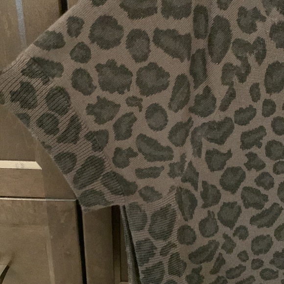 EUC ladies size S sweater cape - Picture 4 of 6